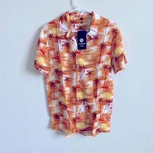 Logeeyar Mens size Small, tropical/Hawaiian collared shirt Sleeve shirt.  NWT